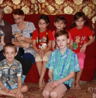 В Курской области приёмные родители пятерых детей-инвалидов добиваются доступной среды в сельской школе