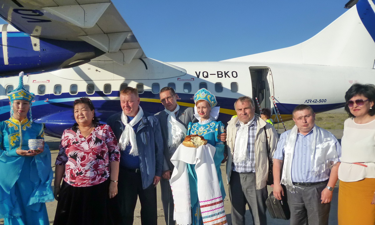 Торжественная встреча в аэропорте Кызыла